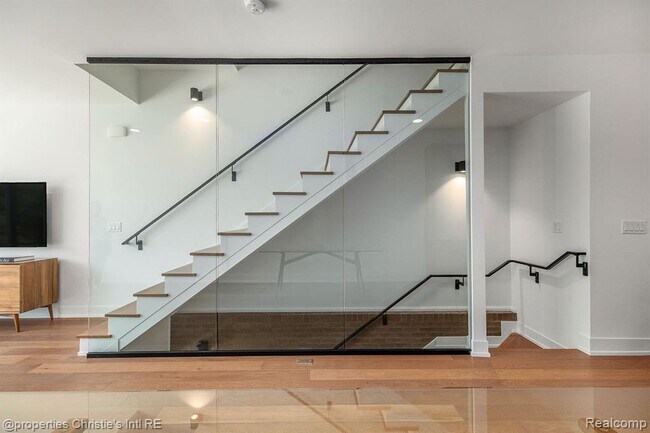 Photo - 2805 Brush St