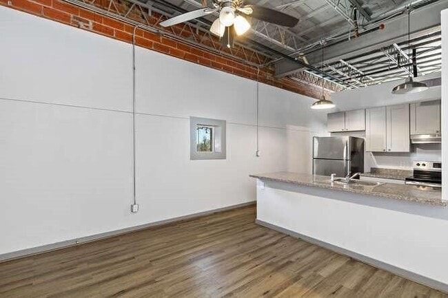 Photo - 612 W Texas Ave Unit 204