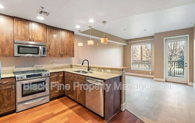 Photo - 323 W Jefferson St Unit 205