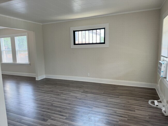 Photo - 5 bedroom home near Lincoln Park and Uptown