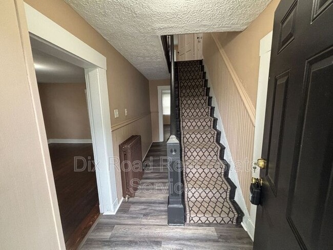 Photo - 1581 Madison Ave