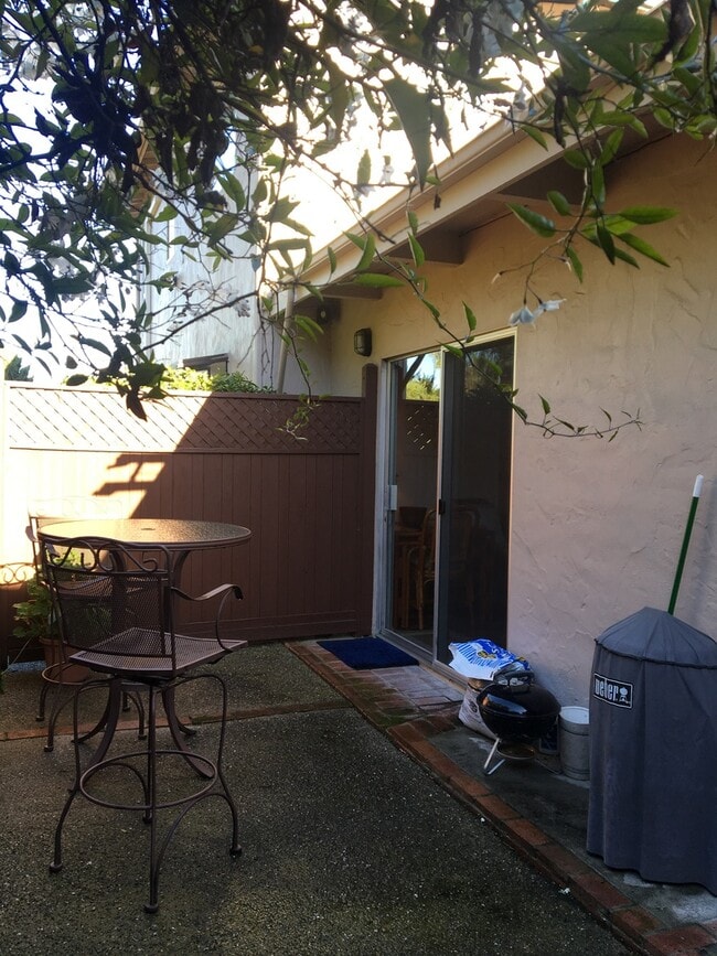 Photo - Dickman (740) Unidad Back