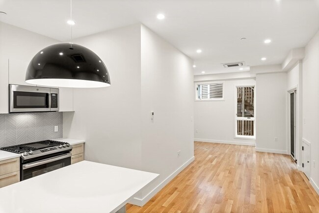 Photo - 298 Marginal St Unit 3