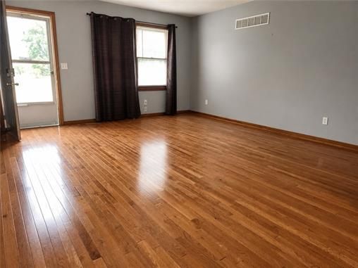 227 E Colleen Dr