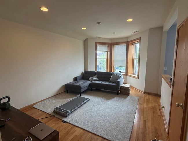 Photo - 2418 N Western Ave Unit 3F