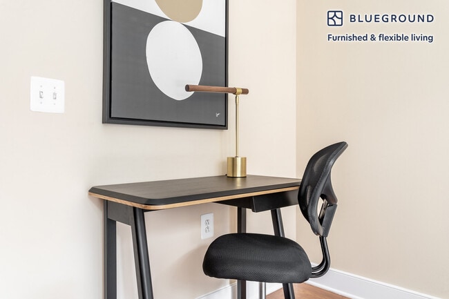 Photo - 415 L St NW Unit SI FL8-ID385