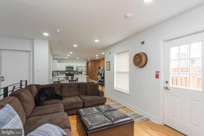 Photo - 1629 Wallace St