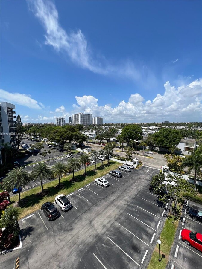 Photo - 1000 Parkview Dr Unidad 707 Rental
