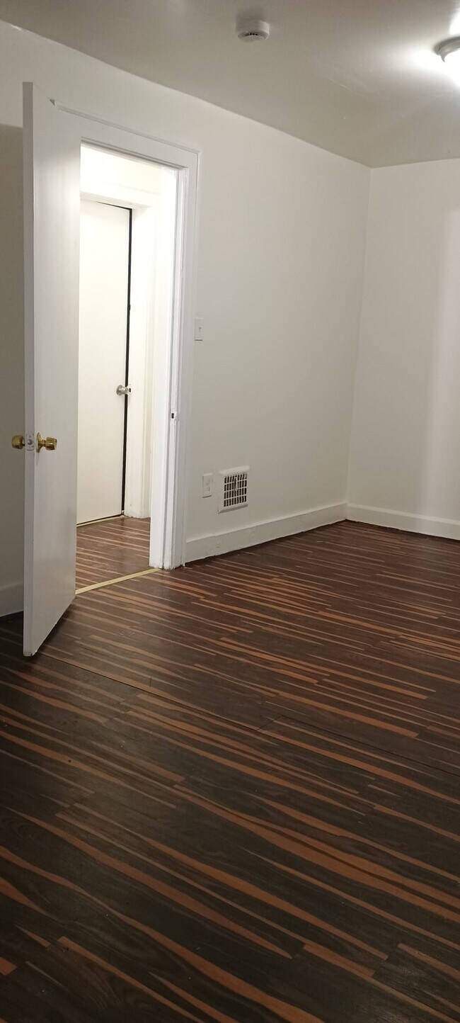 Photo - 20290 Annott Ave