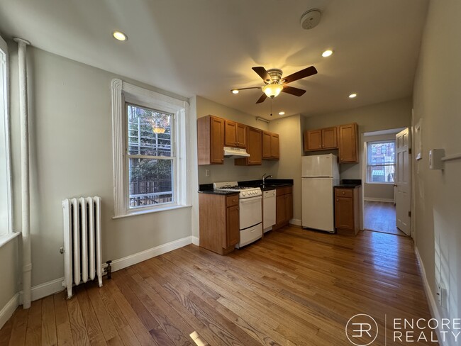 Building Photo - 70 Joy St Unit 12