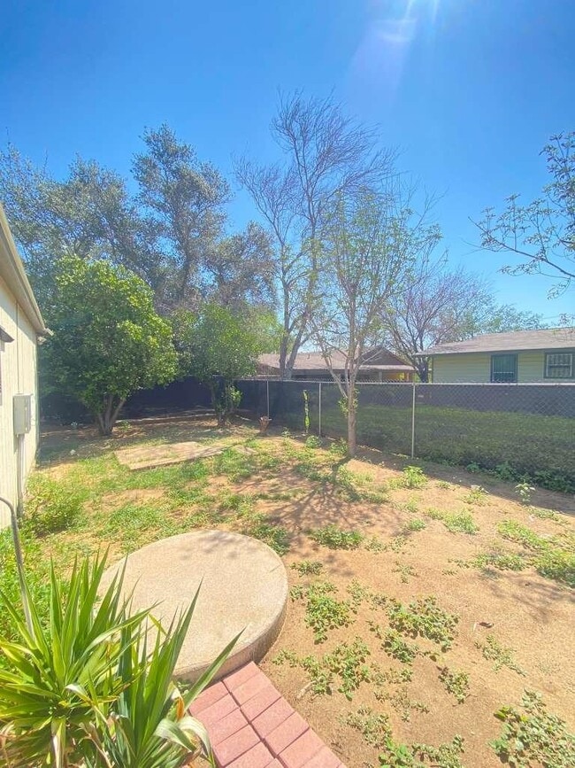 Photo - 2902 E Stewart St