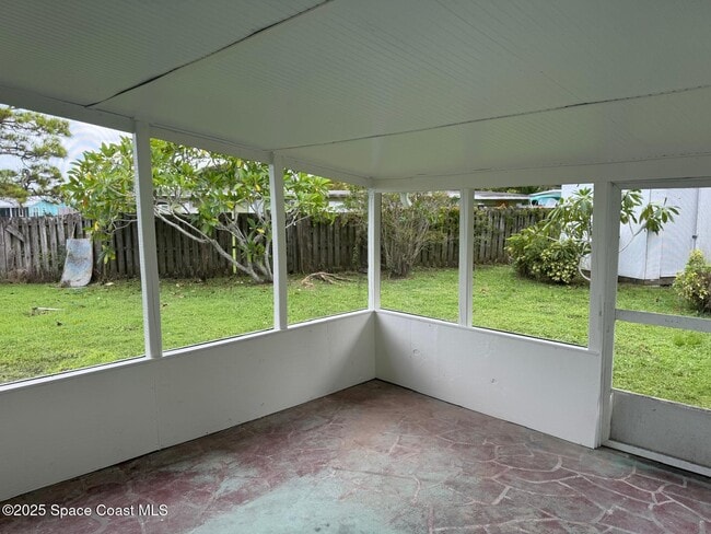 Photo - 2530 Vernon Dr NE