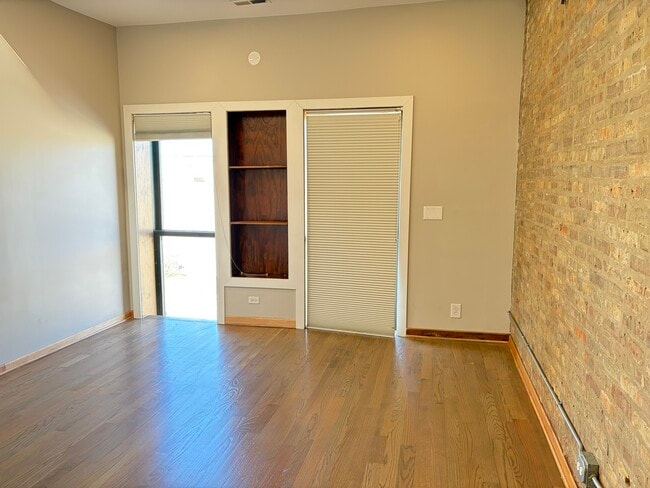 Photo - 2727 S Archer Ave Unidad 2