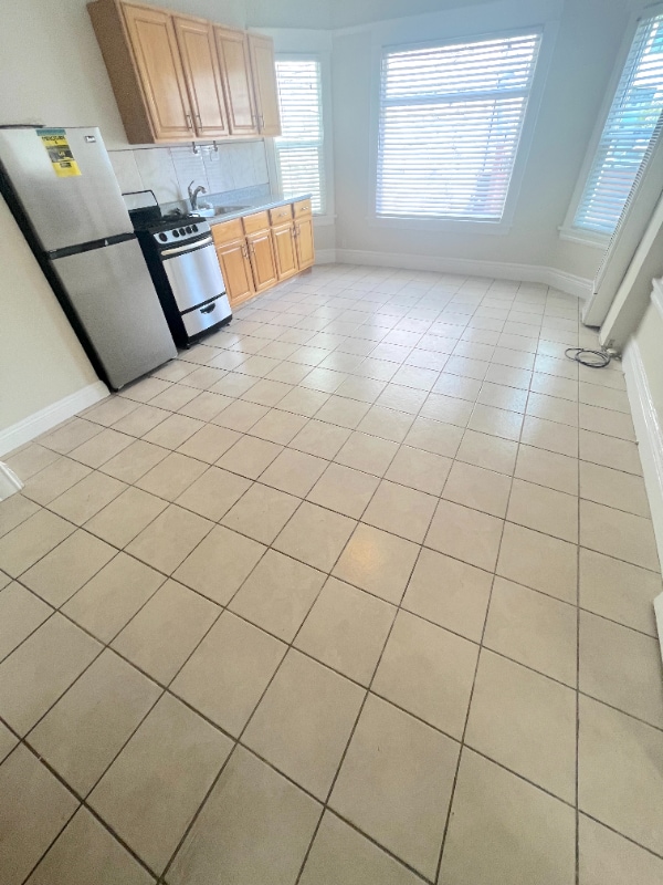 Photo - 744 Pine Ave Unit 3