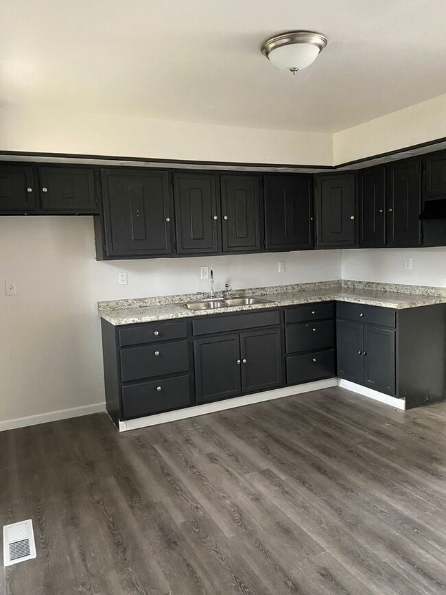 Photo - LIMITED TIME**NO APPLICATION FEE**1/2 OFF DEPOSIT**