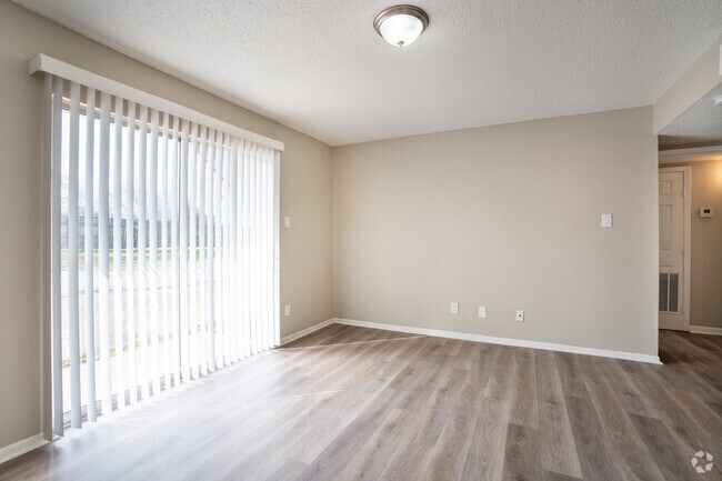 1BR, 1BA - 710SF - Living Room