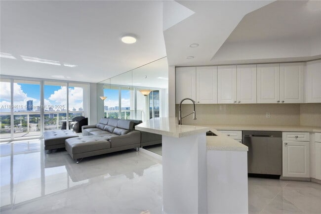 Photo - 1800 Sunset Harbour Dr