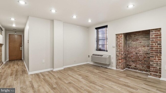 Photo - 1450 Harvard St NW Unit B