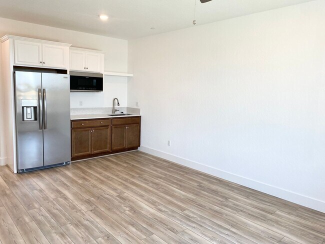 Photo - Newly Built 4/3.5 Lennar with In-Law Suite