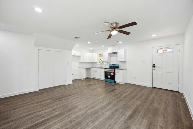 Photo - 1056 North Ln