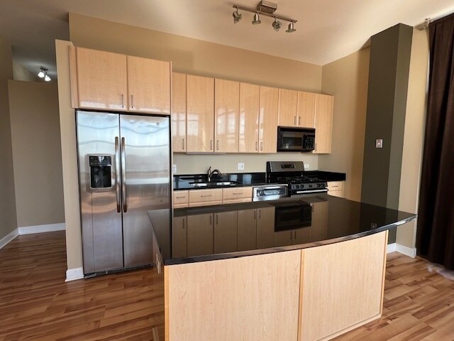 Photo - 15 S Throop St