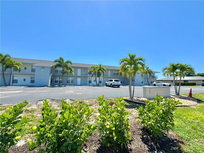 Building Photo - 3705 Country Club Blvd Unit _ 12 Rental