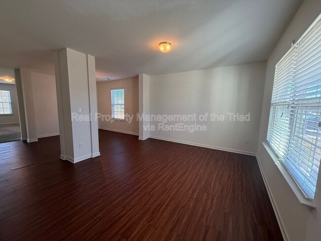 Photo - 1907 Northrop Dr