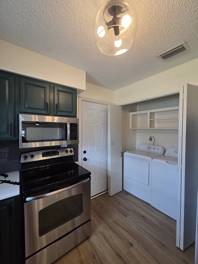 Photo - 1802 W House St