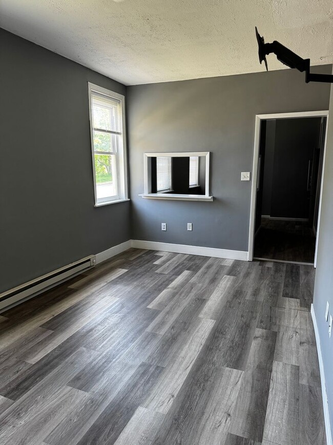 Building Photo - 2 Bedroom, 1st Floor Apartment Unit #1