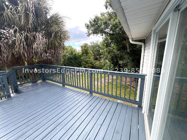 Building Photo - Beautifully Renovated 2BR w/ Loft & Private Deck Unit 3