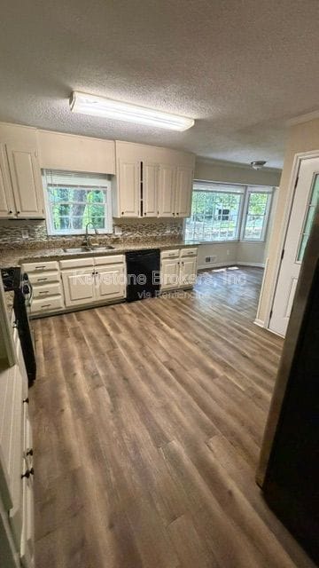 Photo - 3050 Scott Rd