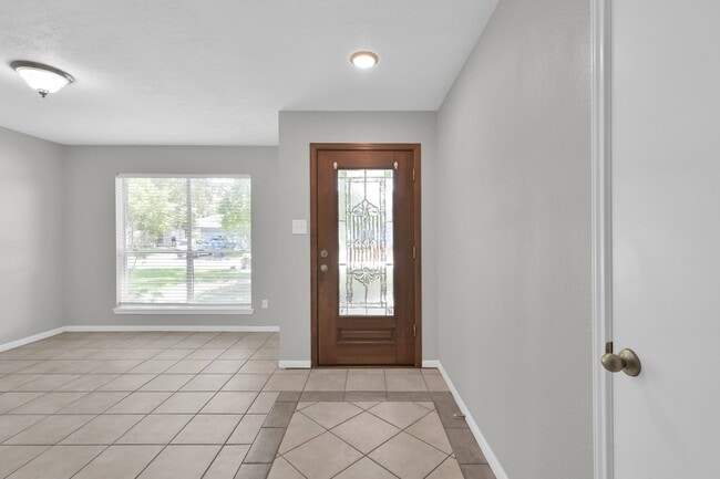 Photo - 28903 Atherstone St