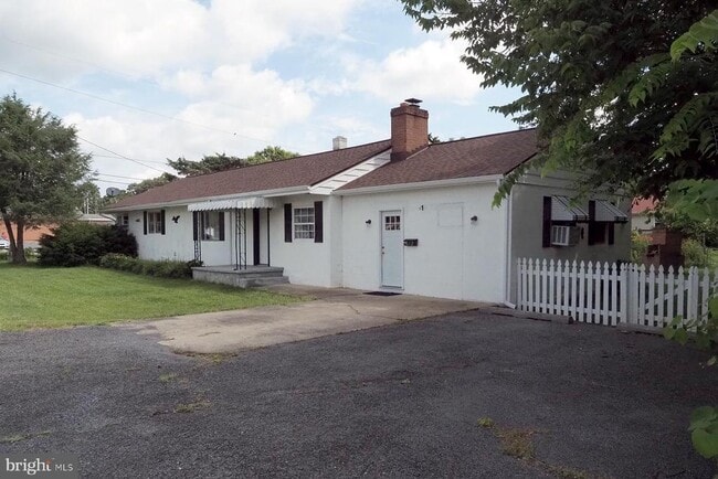 Building Photo - 612 N Preston St Rental