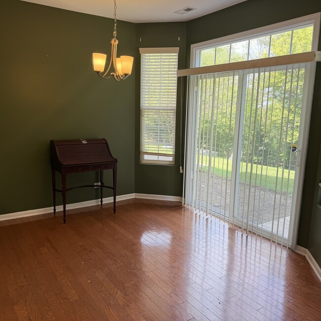 Photo - 2620 Williamsburg Dr