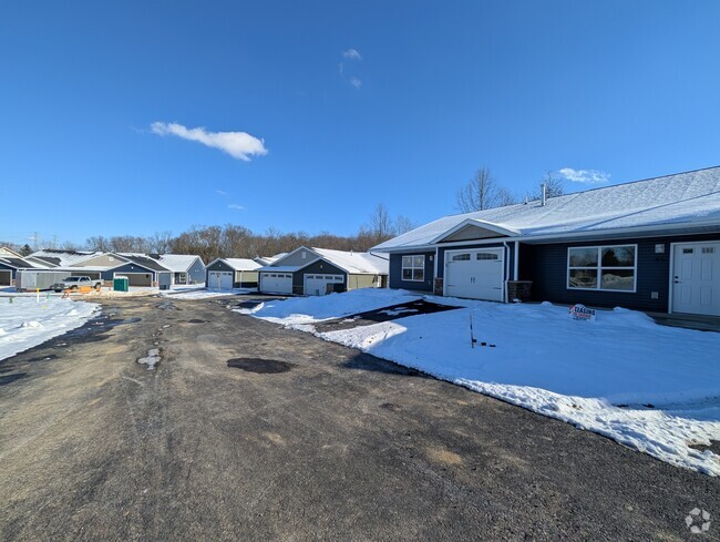 Building Photo - The Fairway Rental