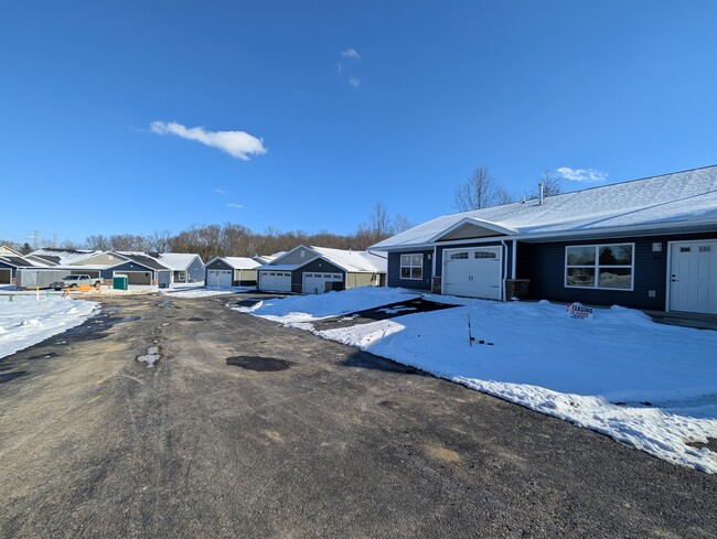 Building Photo - The Fairway Rental