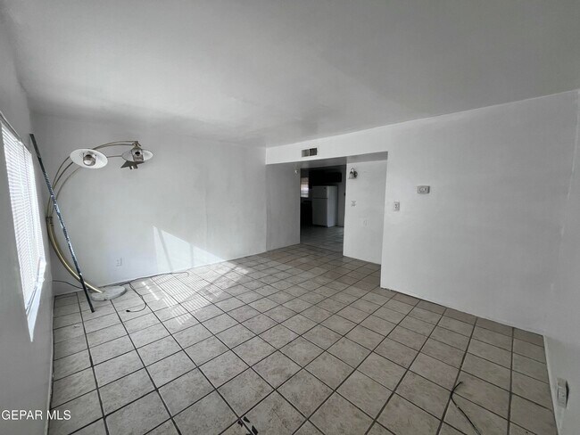 Photo - 813 Elmwood Ct