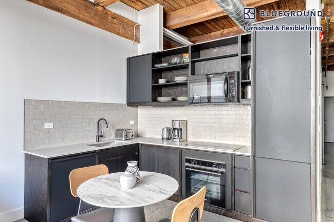 Photo - 2061 N Southport Ave Unit FL3-ID565