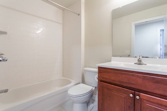 Photo - 1405 N Sydenham St Unit B3