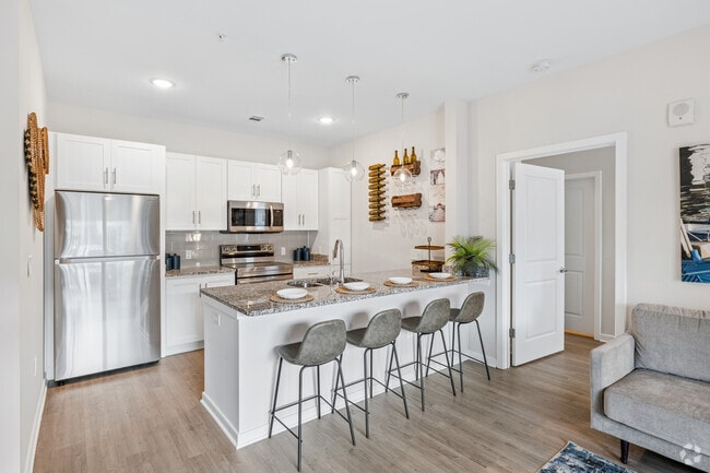 Clipper - 2BR, 2BA - 1,040SF - Dining Area