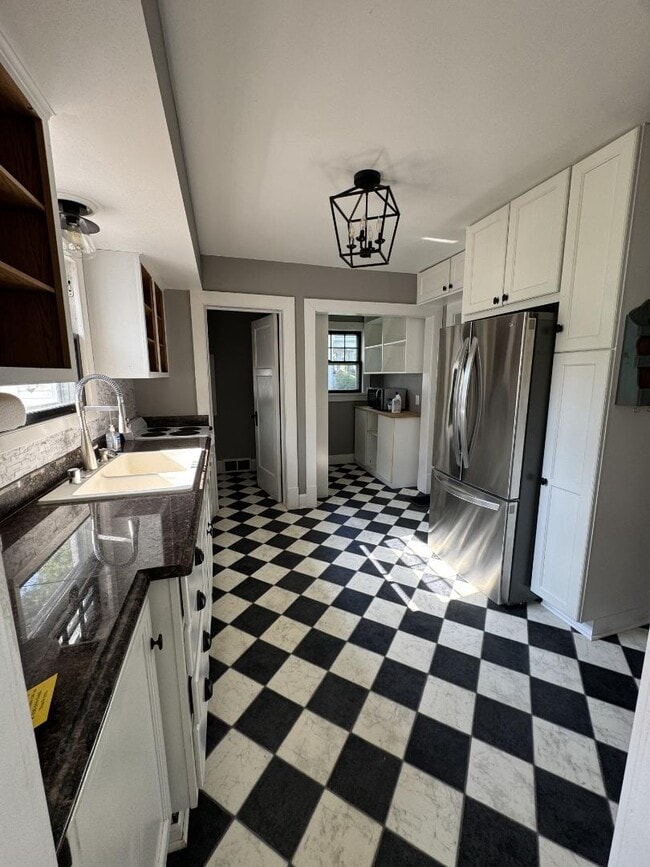 Photo - 605 W Madison St