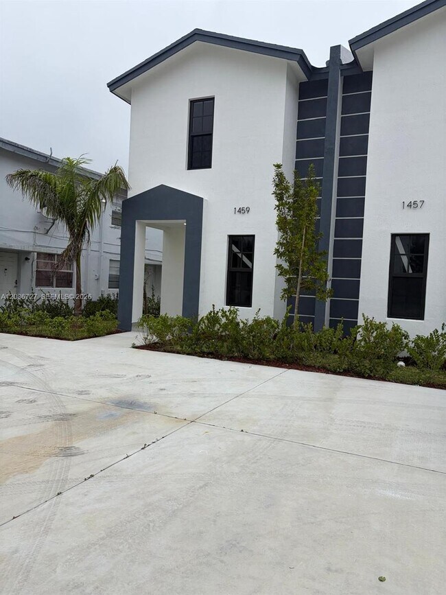 Photo - 1457 NW 2nd Ave