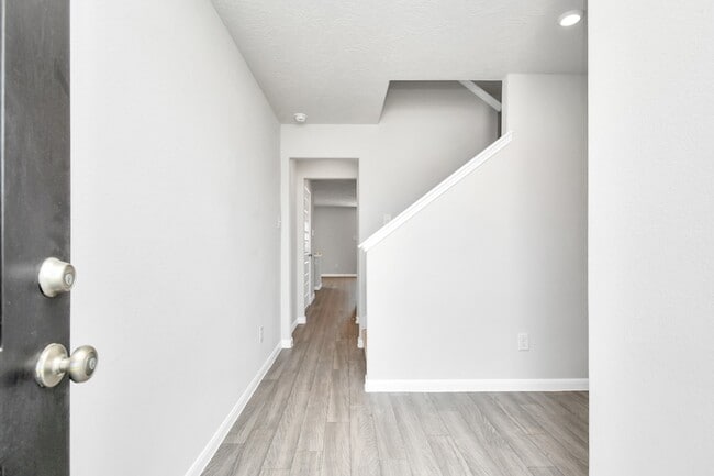 Photo - 1361 Rd 5102