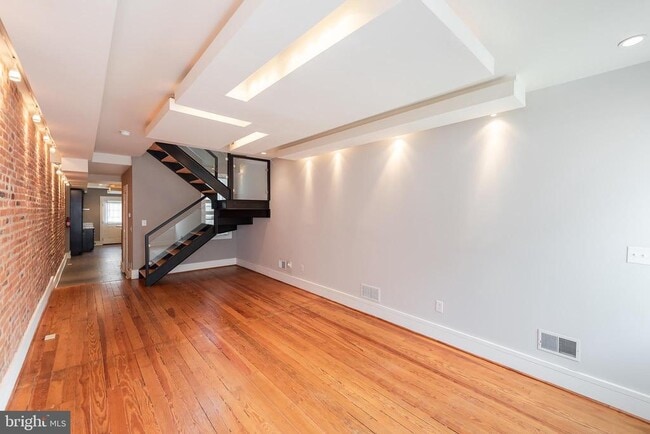 Photo - 3206 Elliott St