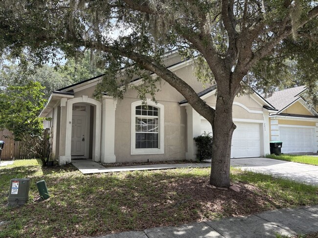 Building Photo - Spacious 4 Bedroom Home Near UCF