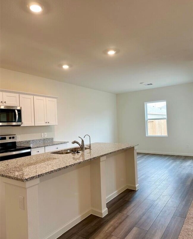 Photo - 4017 Silver Linden