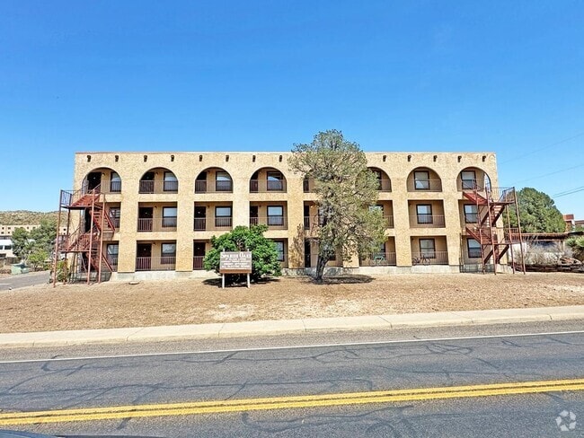 Building Photo - 508 N Harrison St Rental