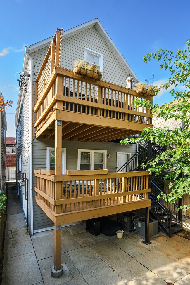 Building Photo - 1826 N Wood St Unit CHSE-1 Rental