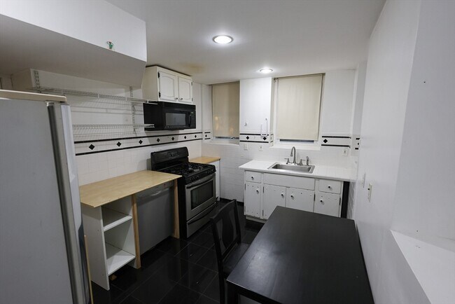 Building Photo - 235 Savin Hill Ave Unit 1R