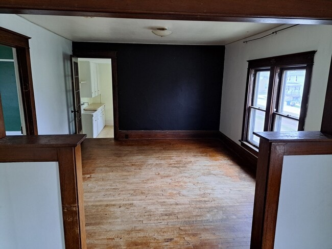 Photo - 420 Waugoo Ave Unit A
